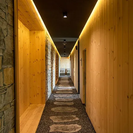 Alpine Luxe Janosevic 011